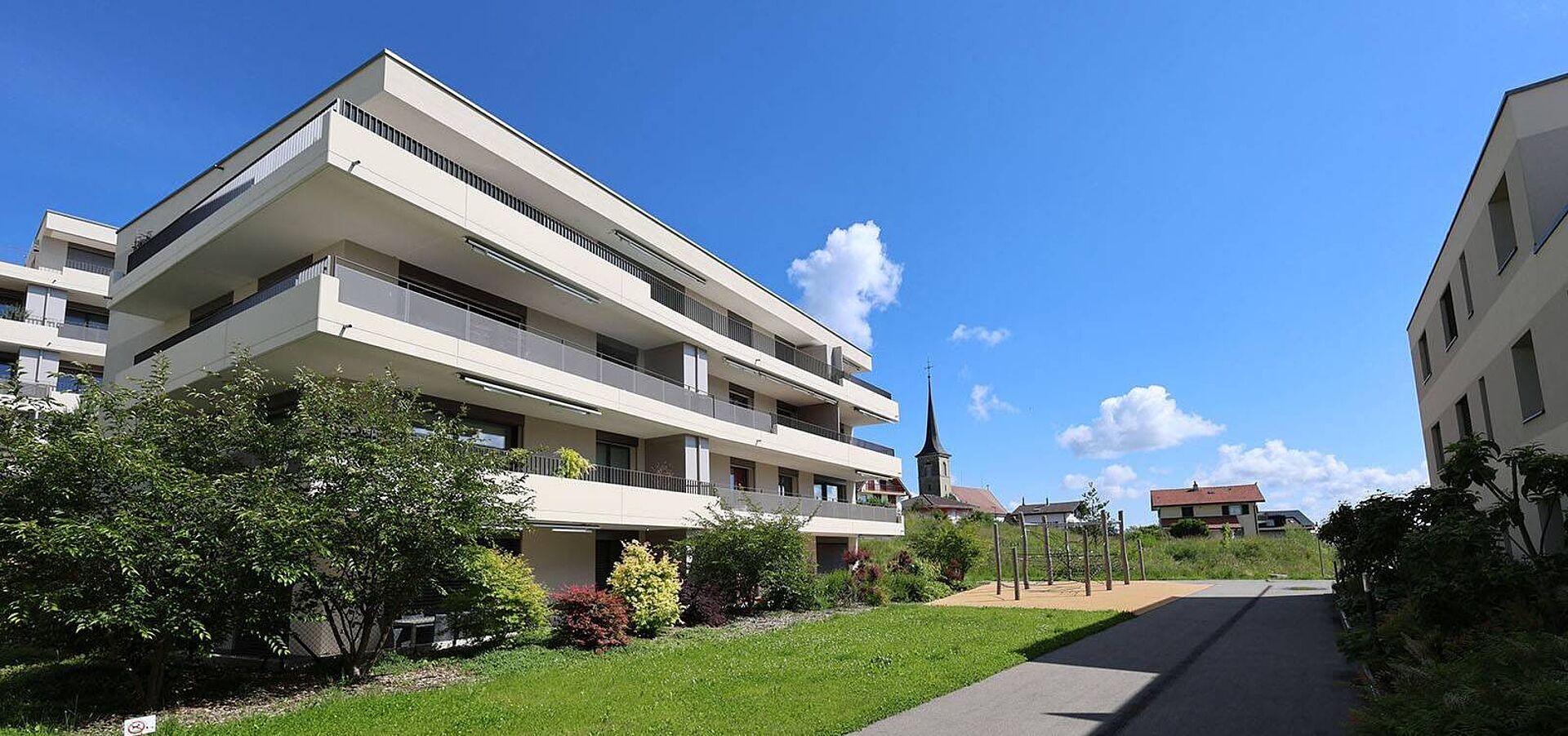 Bel appartement 4.5 pièces en parfait état avec balcon - Neyruz