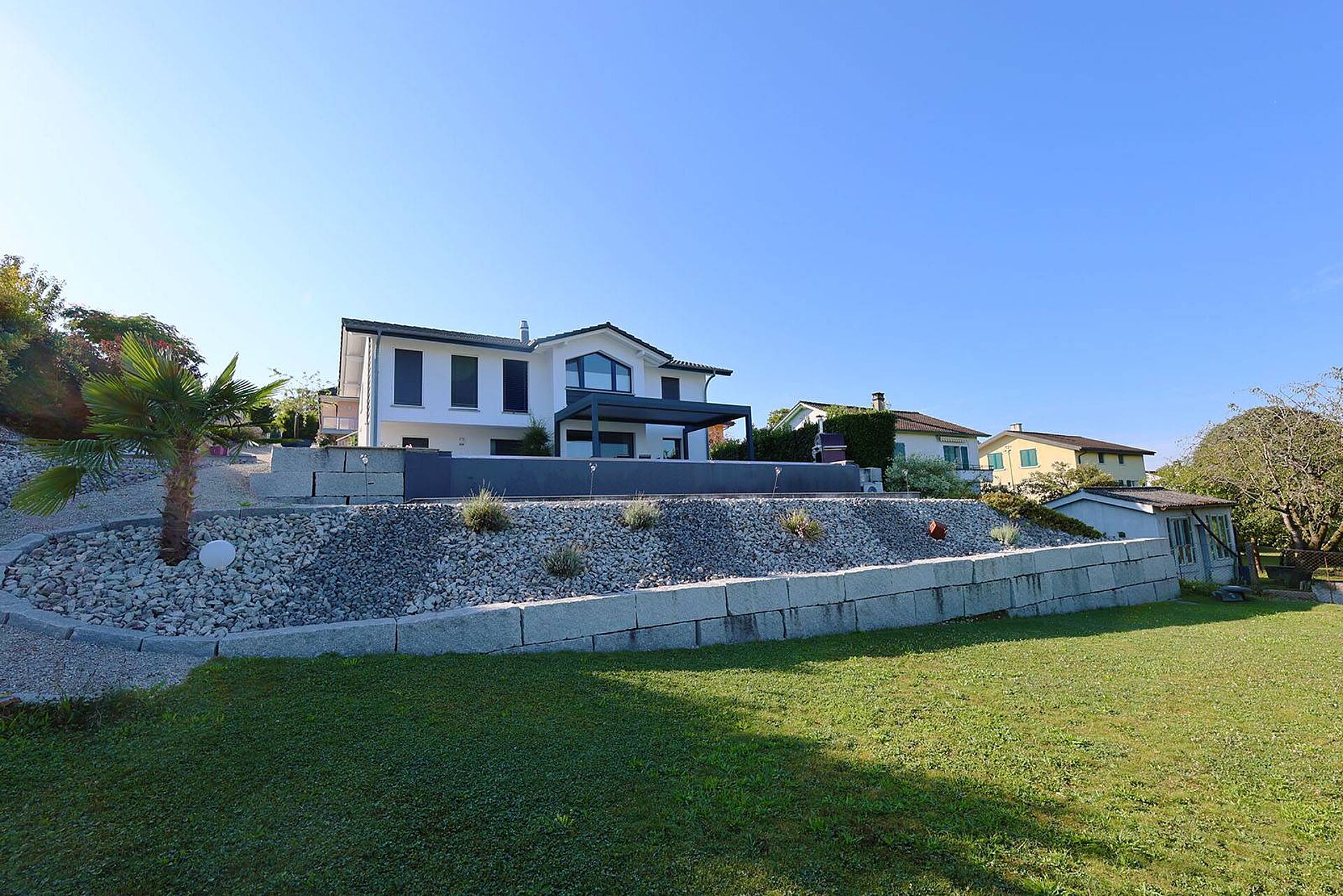 Magnifique maison individuelle de 7.5 avec piscine à débordement - Payerne